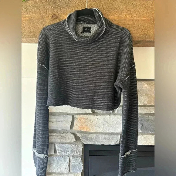 Urban Outfitters Tops - Urban Outfitters Top Women’s S Camino Dark Grey Grunge Oversized Cozy Goth Punk